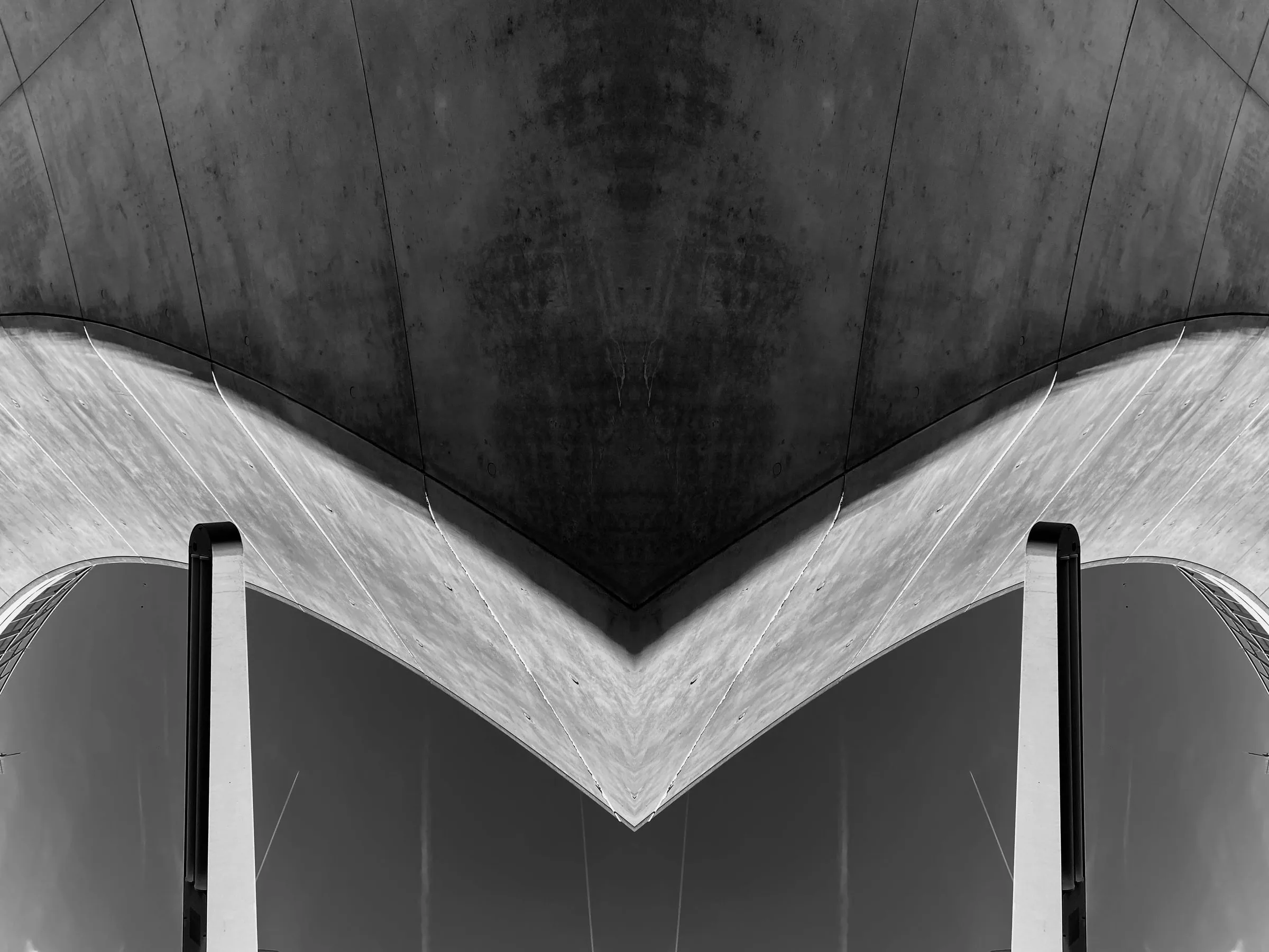 Mirrored № 13 — Symmetry, Reflection, Pattern. Photograph by Michael Damböck.