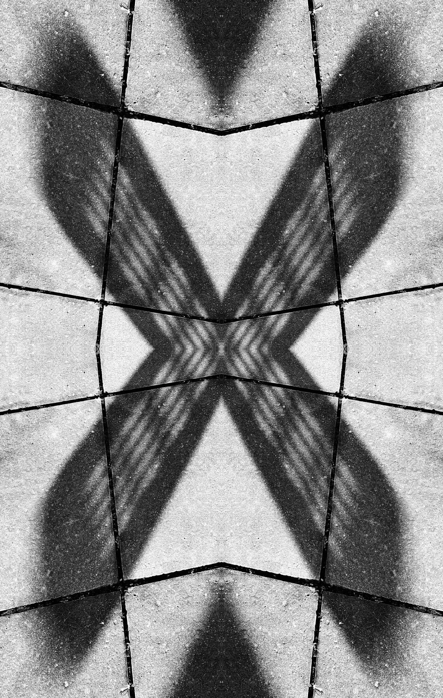 Mirrored № 01 — Symmetry, Reflection, Pattern. Photograph by Michael Damböck.