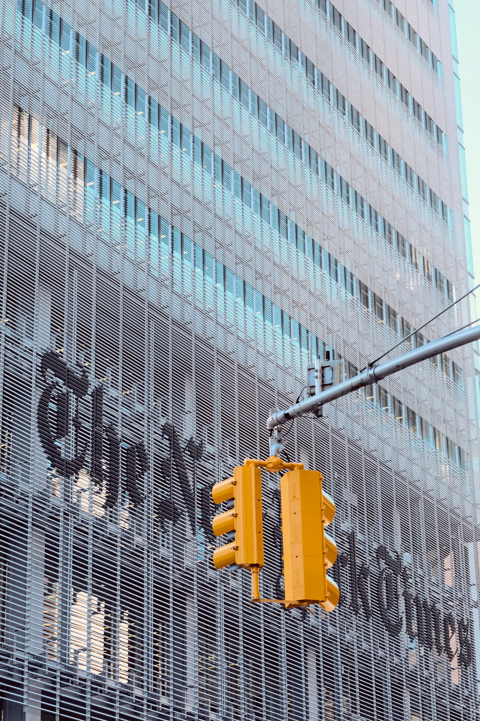 New York № 04 — New York City, Manhattan, Street Photography. Photograph by Michael Damböck.