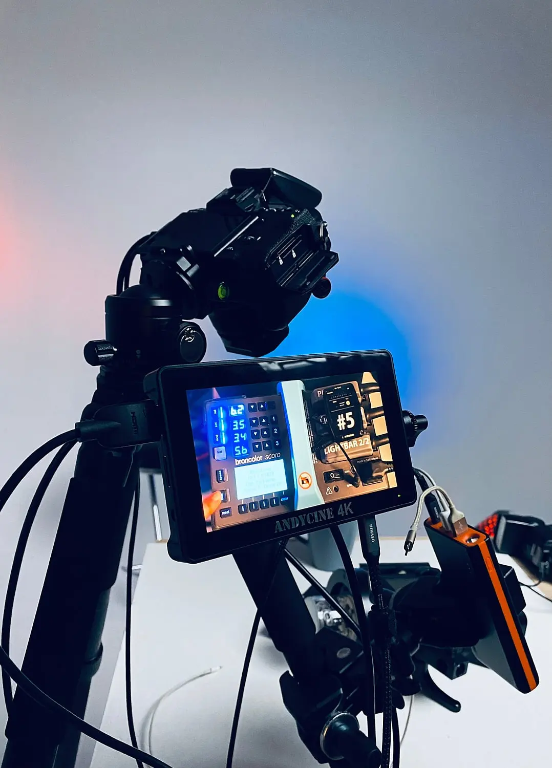 Behind the Scenes № 53 — Behind the Scenes, Photography Workshop, Studio Setup. Photograph by Michael Damböck.